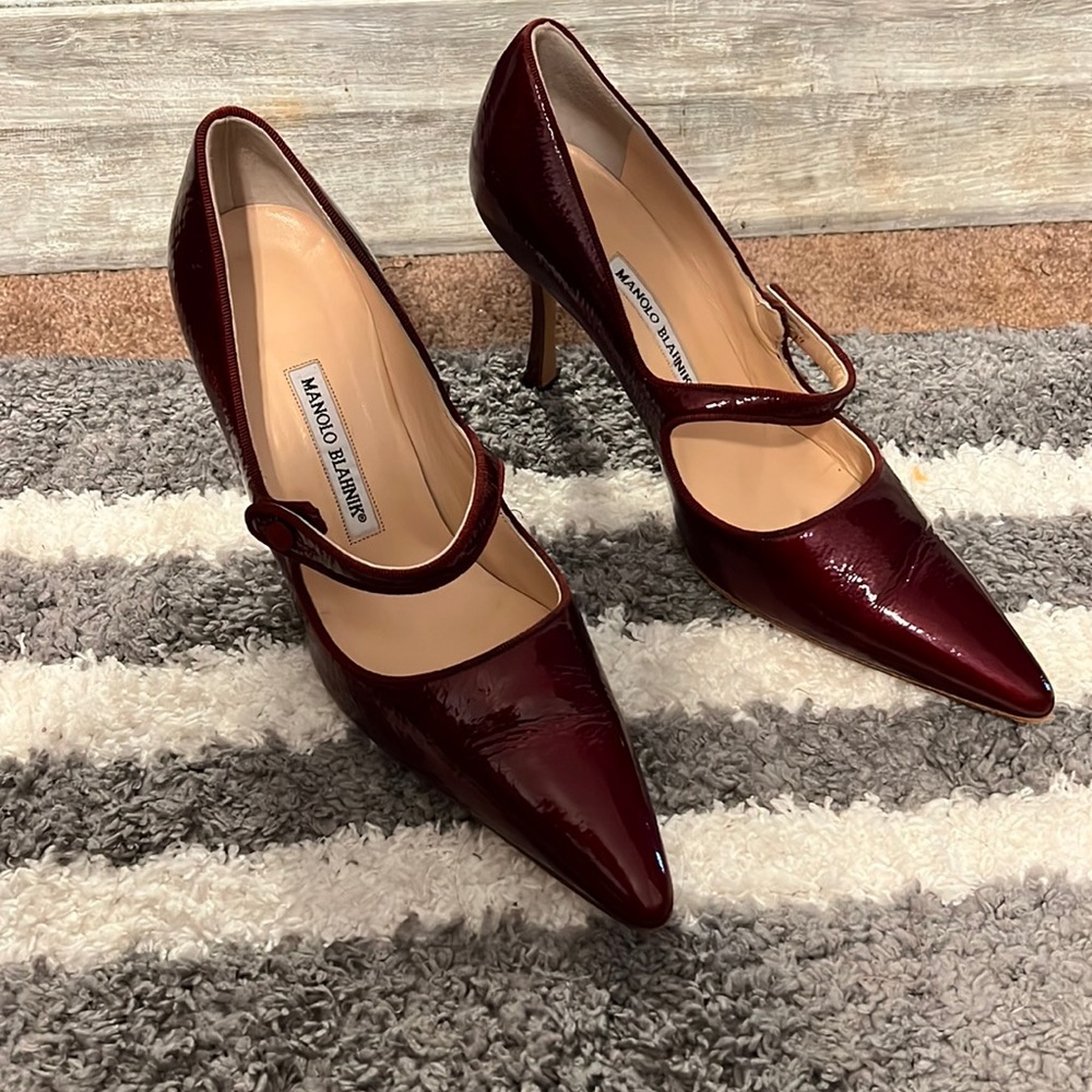 Manolo Blahnik Bordeaux Patent Leather Campari Mary Jane Pumps 39 1/2